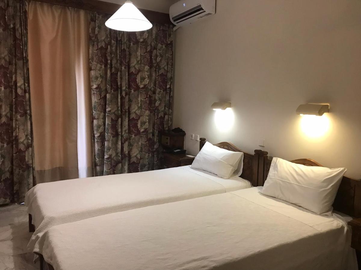 Batis Hotel Livanatai Bagian luar foto