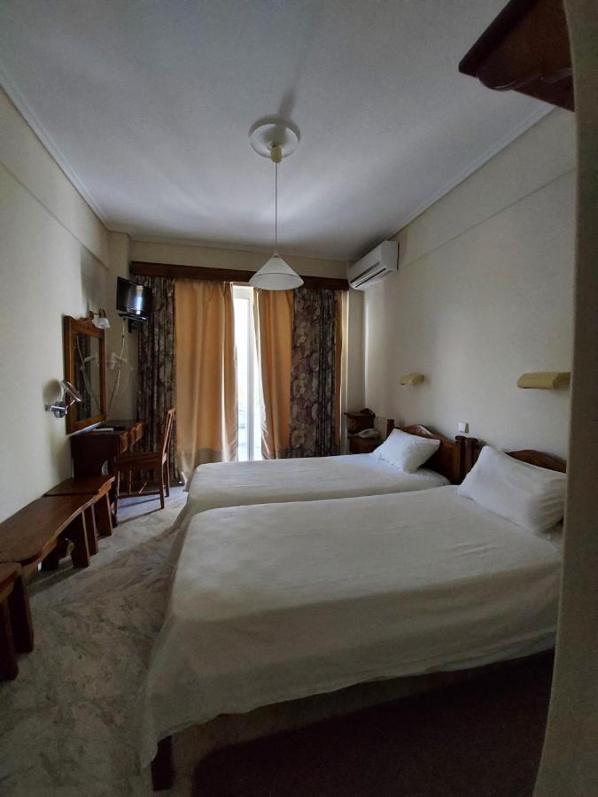 Batis Hotel Livanatai Bagian luar foto
