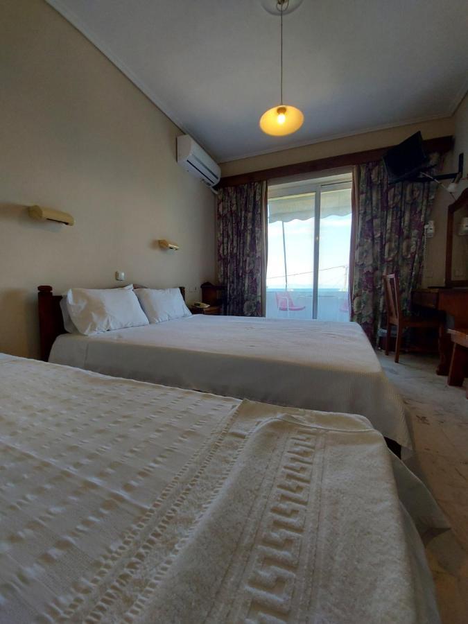 Batis Hotel Livanatai Bagian luar foto