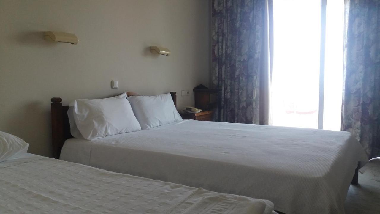 Batis Hotel Livanatai Bagian luar foto