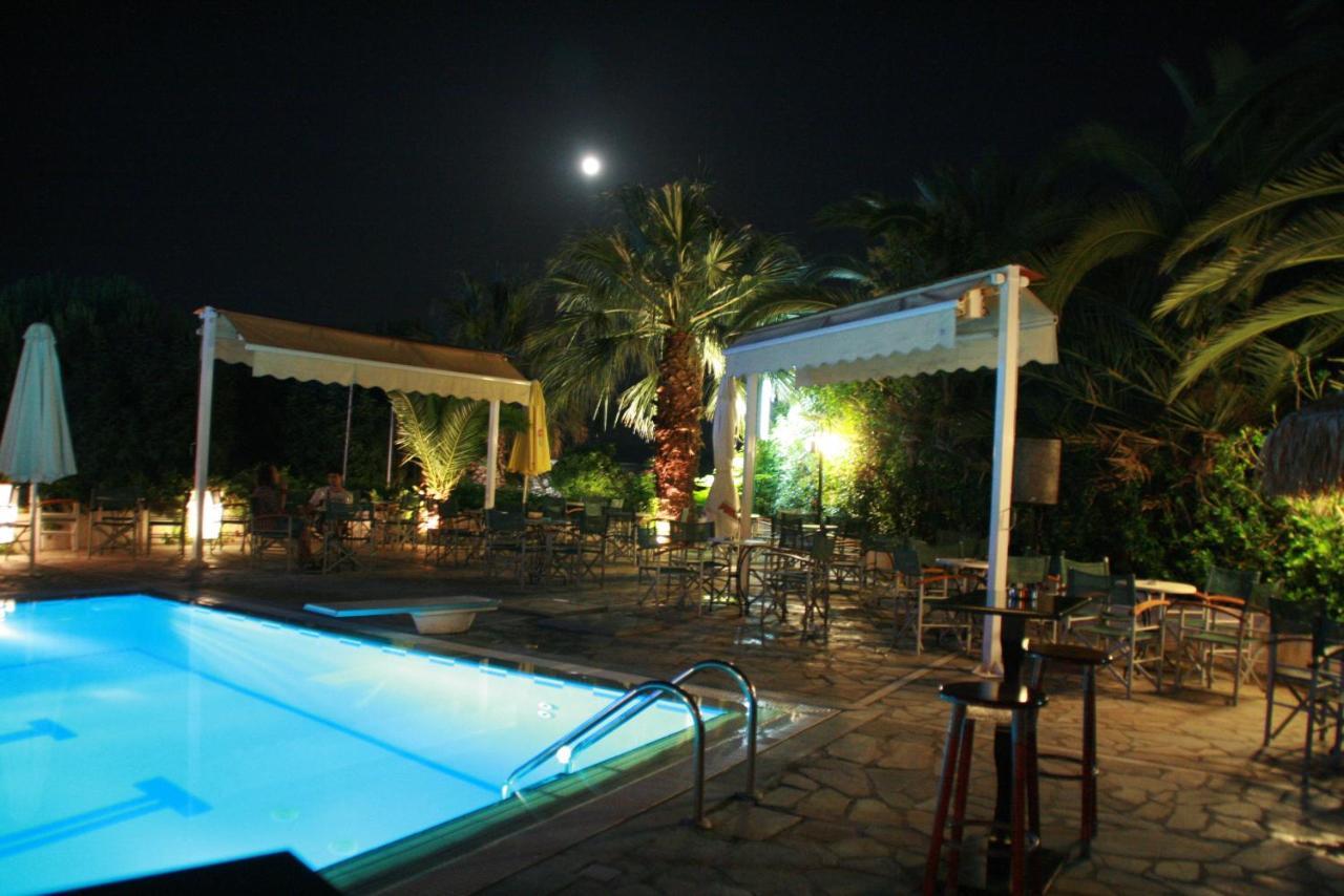 Batis Hotel Livanatai Bagian luar foto