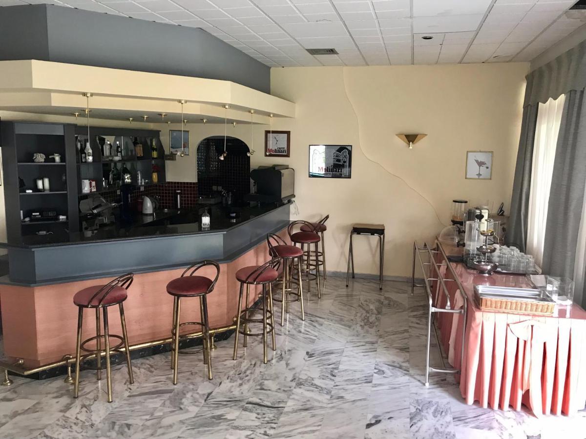 Batis Hotel Livanatai Bagian luar foto