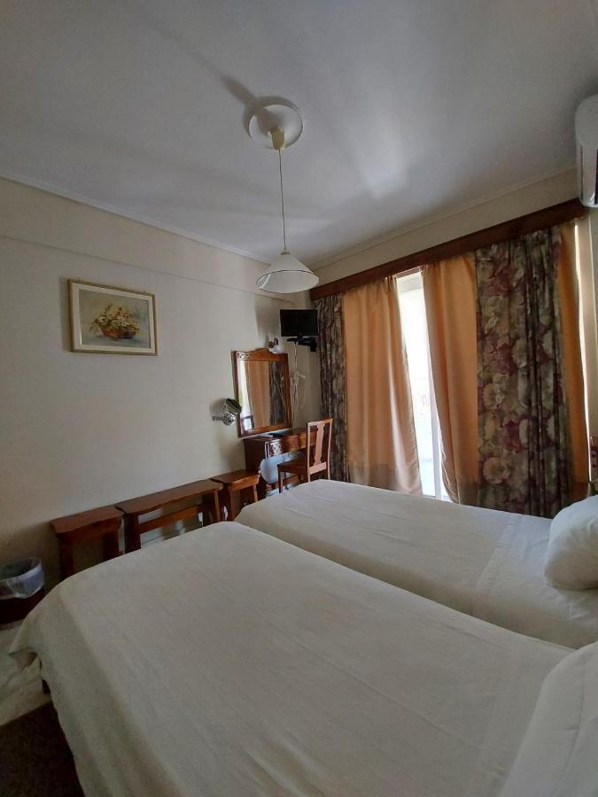 Batis Hotel Livanatai Bagian luar foto