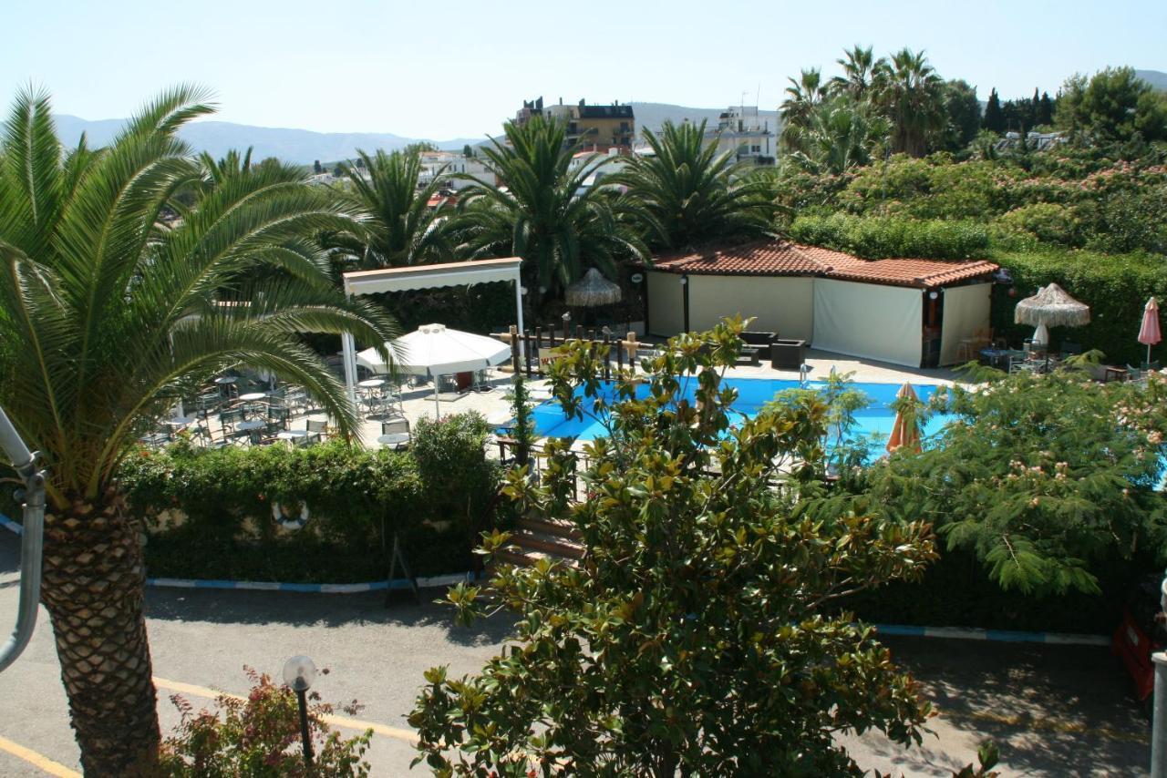 Batis Hotel Livanatai Bagian luar foto