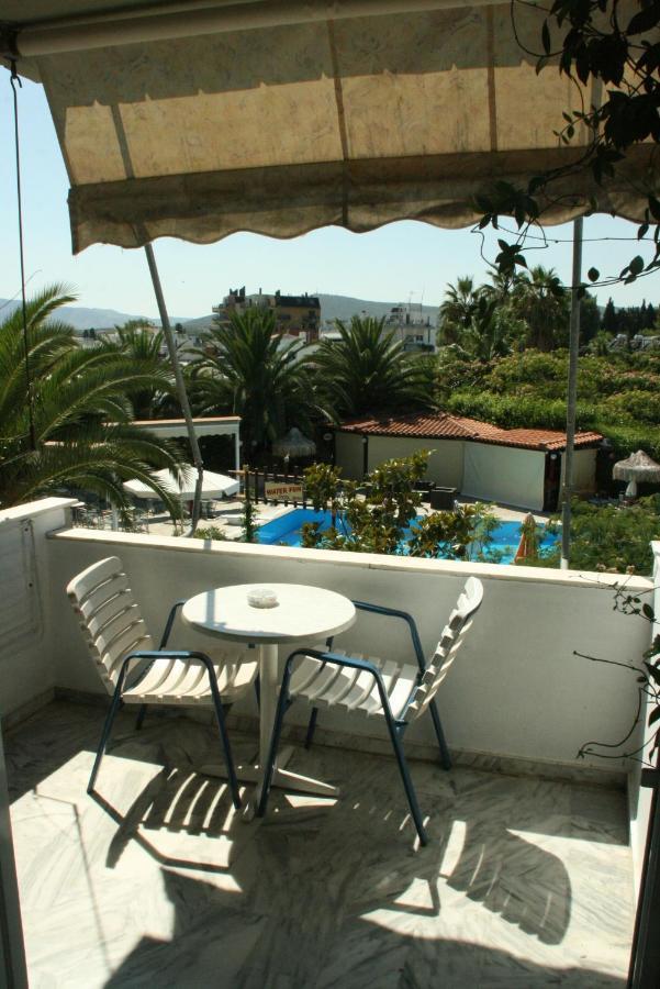 Batis Hotel Livanatai Bagian luar foto